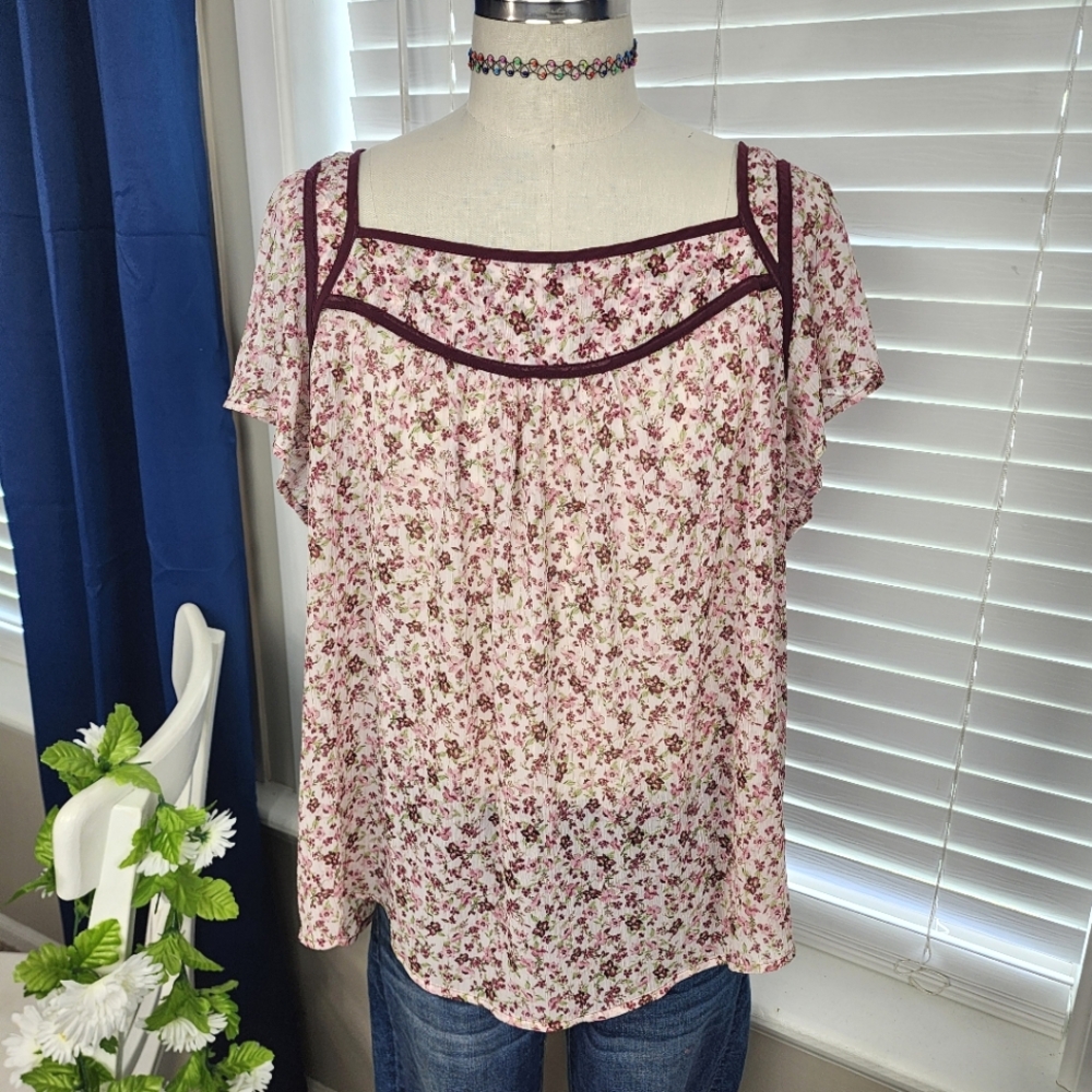 Torrid Pink Shirt - Chiffon Pink Floral Sz 1 Flowy Flutter Sleeve Thin